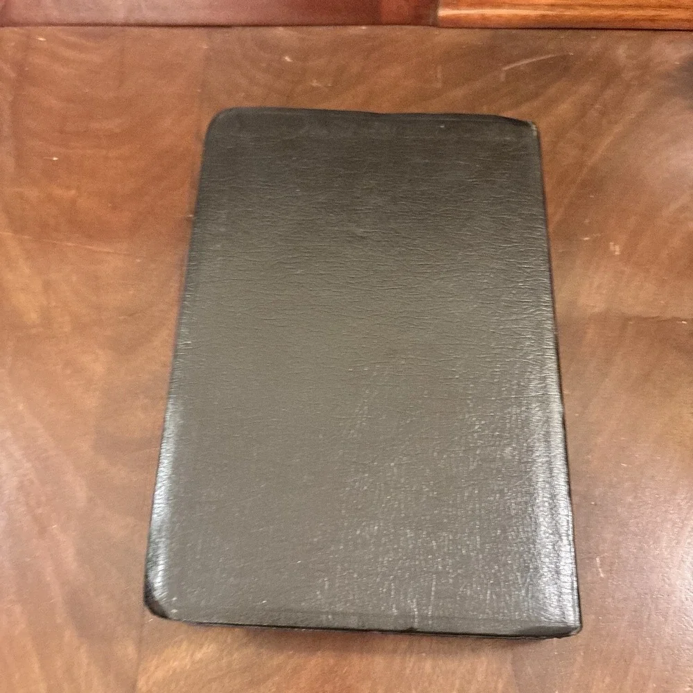 Holy Bible NRSV New Revised Standard Version Cokesbury Black Letter Concordance